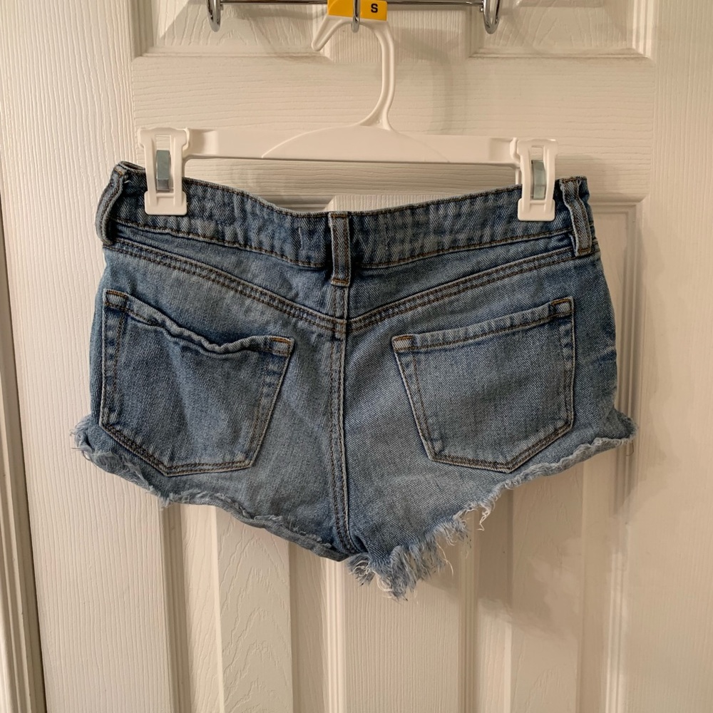 Low Rise Jean Shorts! - Picture 2 of 4